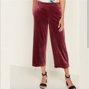 Old Navy Cropped Velvet Pants Size Medium